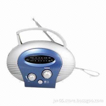 Dynamo AM/FM Radio with 1-piece LED Bright Torch, Siren and Clip-up/Cranking Handle